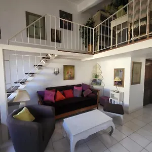 Appartement Au Coeur De La Sorgue, LʼIsle-sur-la-Sorgue